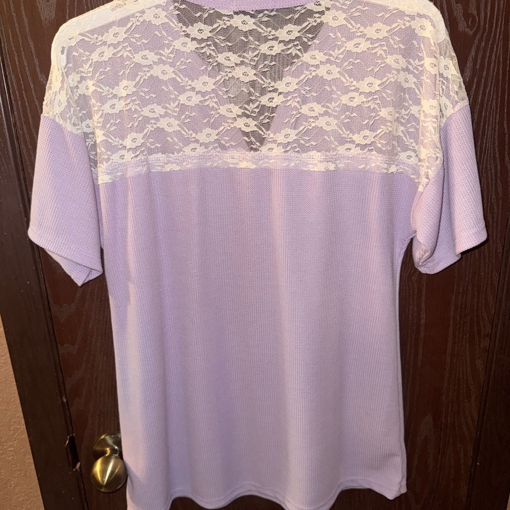 HEIMISH U.S.A. Lavender Lace Knit Split Neck Short Sleeve Blouse Size S - Picture 3 of 3